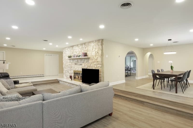 650 Riverside Dr, Cranford Twp. photo 8