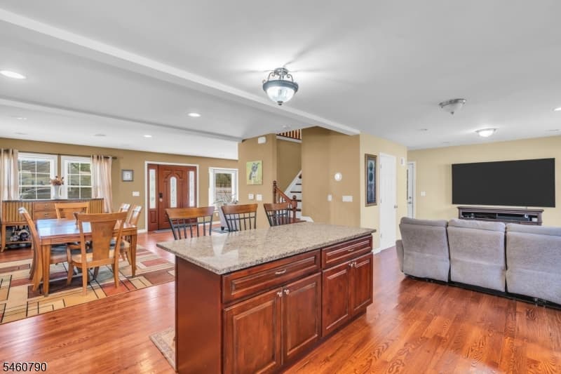 576 Richfield Ave, Kenilworth Boro photo 12