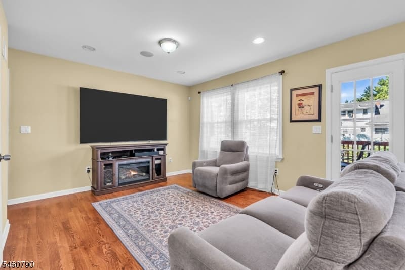 576 Richfield Ave, Kenilworth Boro photo 14