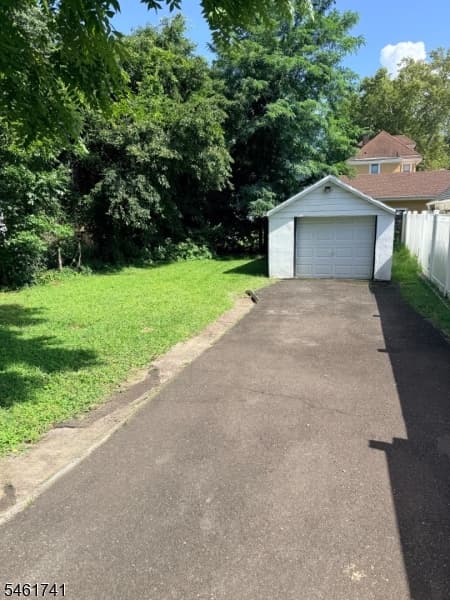 1525 Bond St, Hillside Twp. photo 3