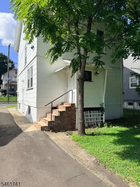 1525 Bond St, Hillside Twp. photo 4