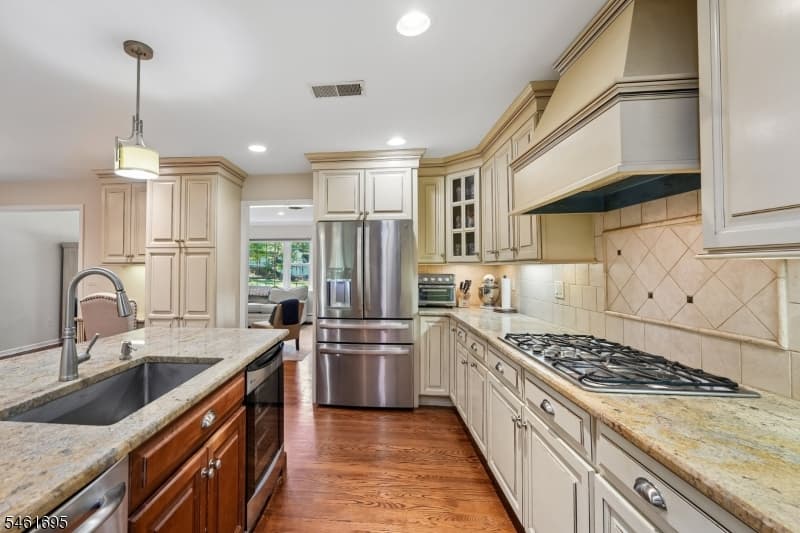 302 Woods End Rd, Westfield Town photo 9