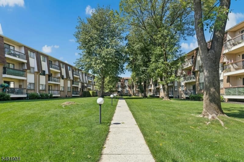 1150-1190 W St George B22, Linden City photo 2