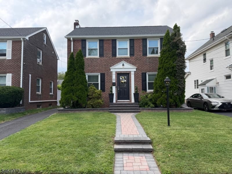 830 Travers St, Union Twp. photo 2