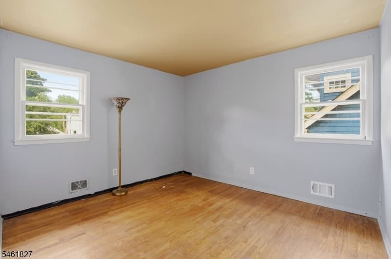 107 Severin Ct, Cranford Twp. photo 7