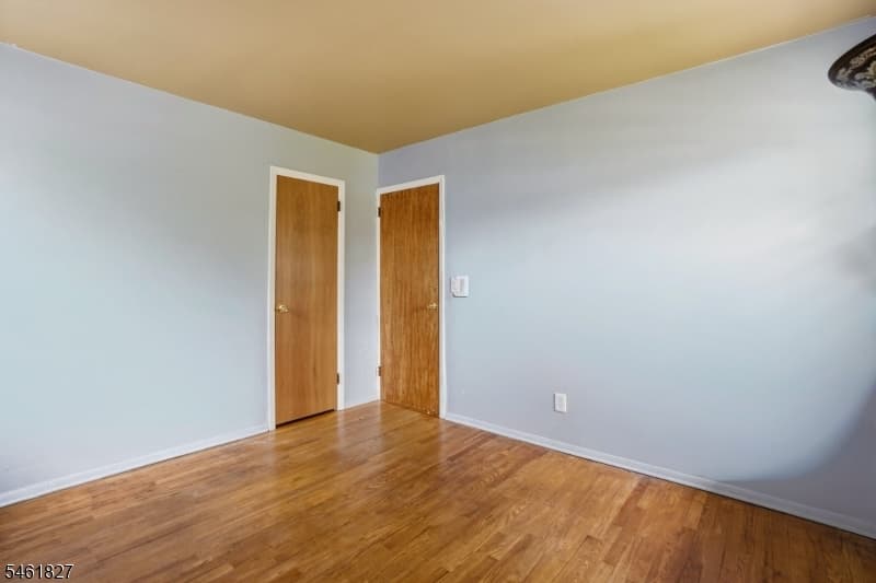 107 Severin Ct, Cranford Twp. photo 8