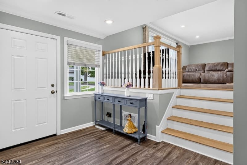 2 Braemar Cir, Cranford Twp. photo 4