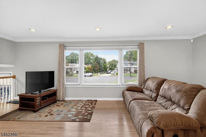 2 Braemar Cir, Cranford Twp. photo 7