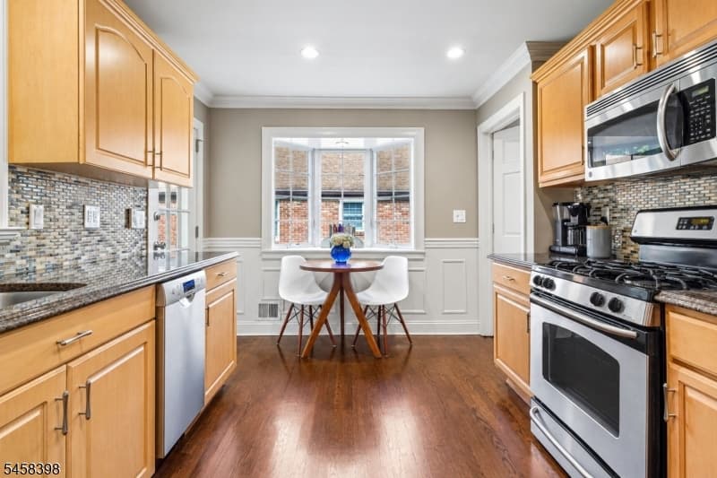9 Greenfield Ave, Summit City photo 4