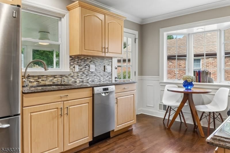 9 Greenfield Ave, Summit City photo 6