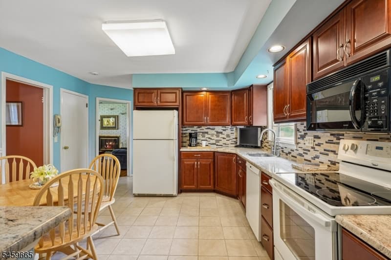 25 MANCHESTER DRIVE, Westfield Town photo 12
