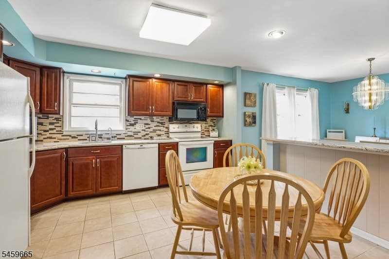 25 MANCHESTER DRIVE, Westfield Town photo 13