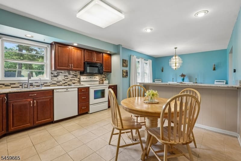 25 MANCHESTER DRIVE, Westfield Town photo 14
