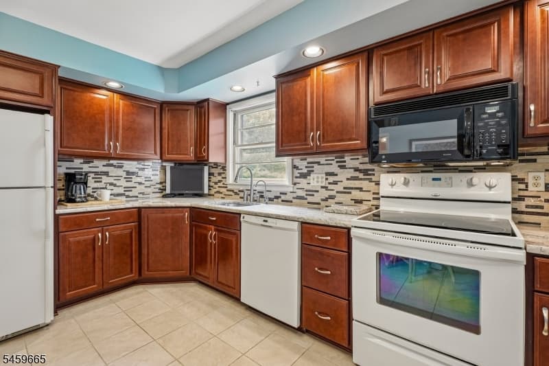 25 MANCHESTER DRIVE, Westfield Town photo 15