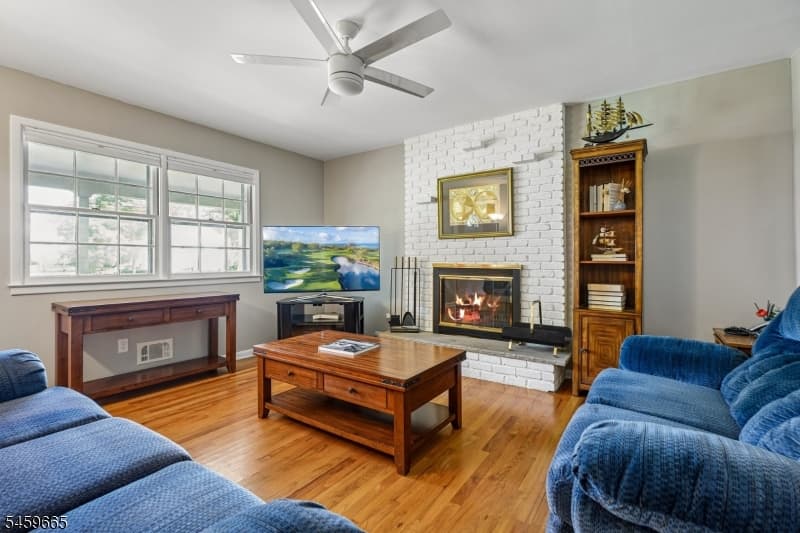 25 MANCHESTER DRIVE, Westfield Town photo 16