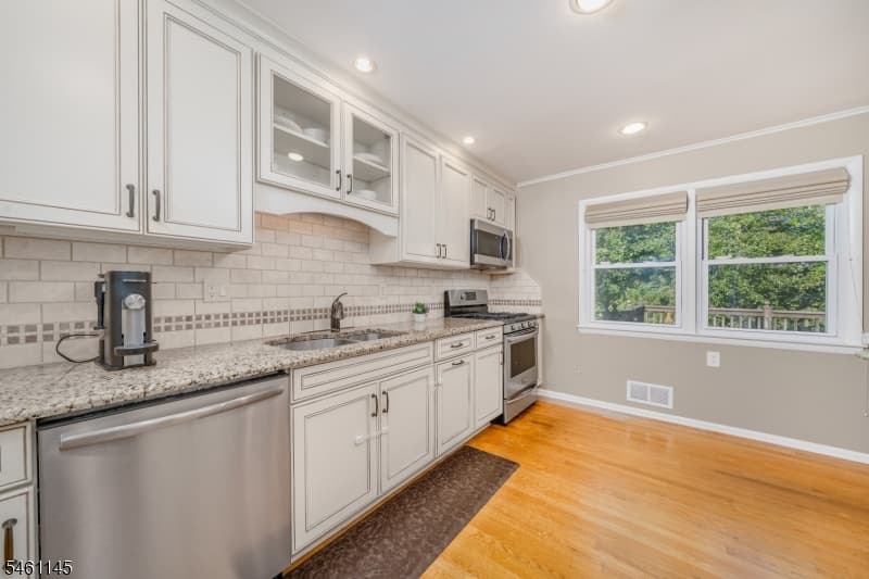 27 Fawn Cir, Berkeley Heights Twp. photo 16