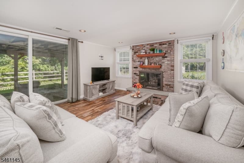 27 Fawn Cir, Berkeley Heights Twp. photo 3