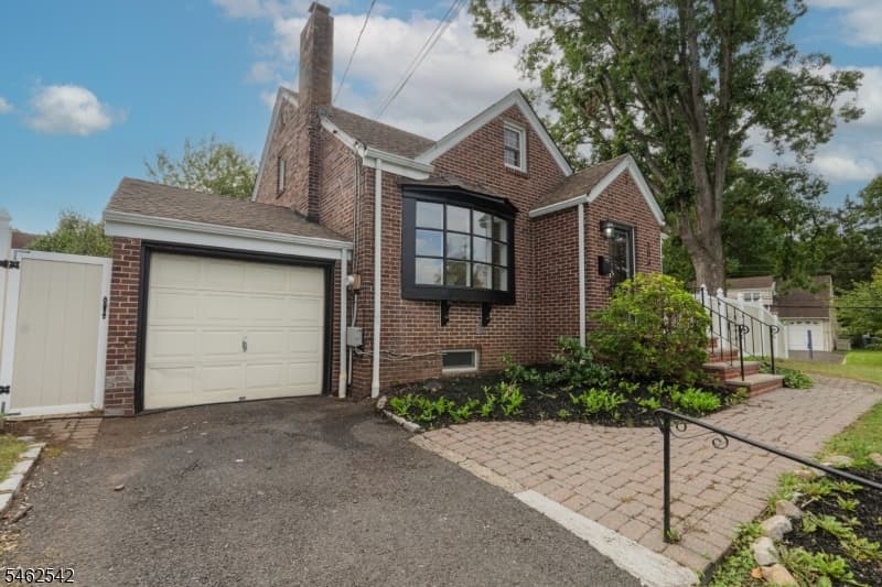 303 Huntington Rd, Union Twp. photo 3