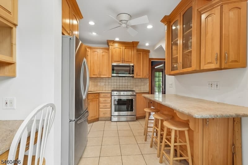 548 Hort St, Westfield Town photo 10