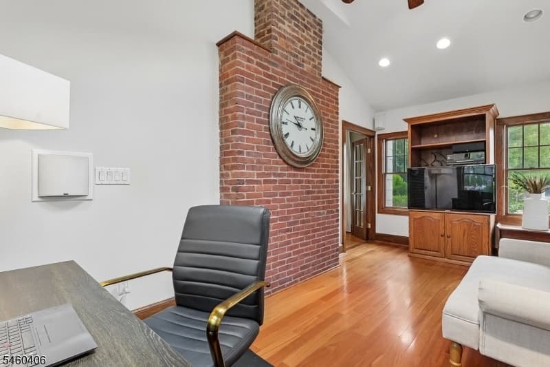 548 Hort St, Westfield Town photo 5