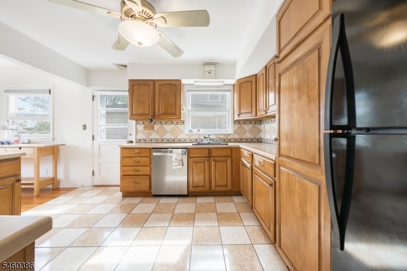 30 Clark St, Summit City photo 10