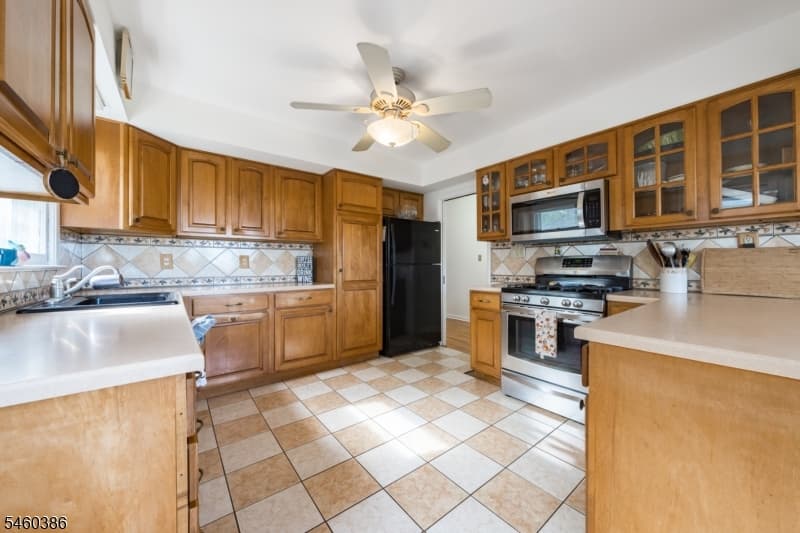 30 Clark St, Summit City photo 9