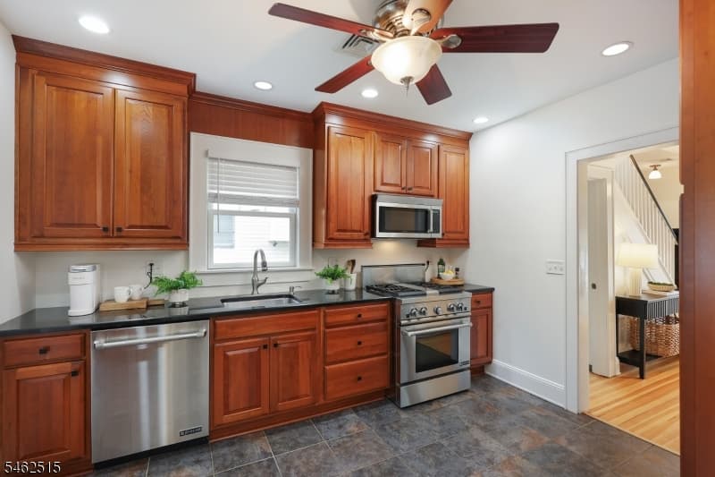 528 Downer Street, Westfield Town photo 12