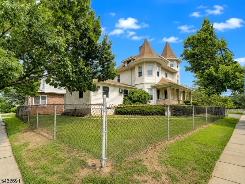 564 Passaic Ave, Kenilworth Boro photo 3