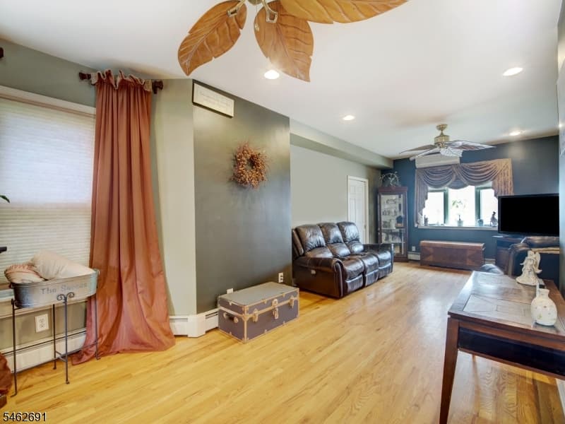 564 Passaic Ave, Kenilworth Boro photo 9