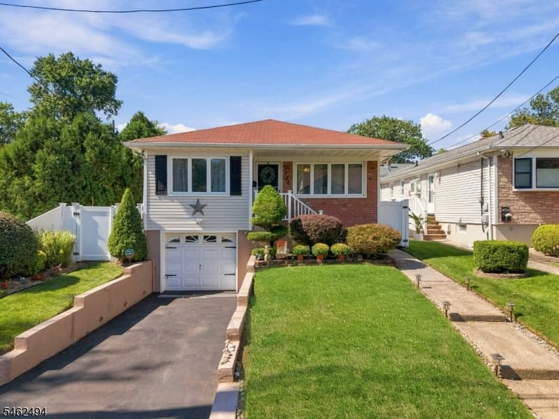 1446 Lambert St, Rahway City photo 2