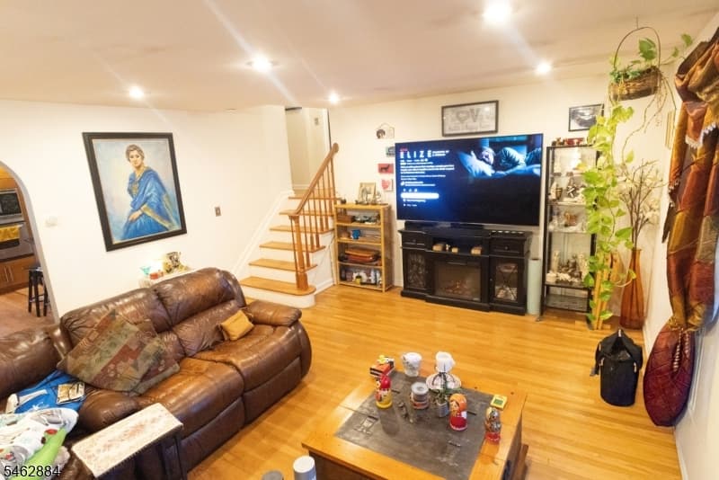 74 Raritan Rd, Linden City photo 4