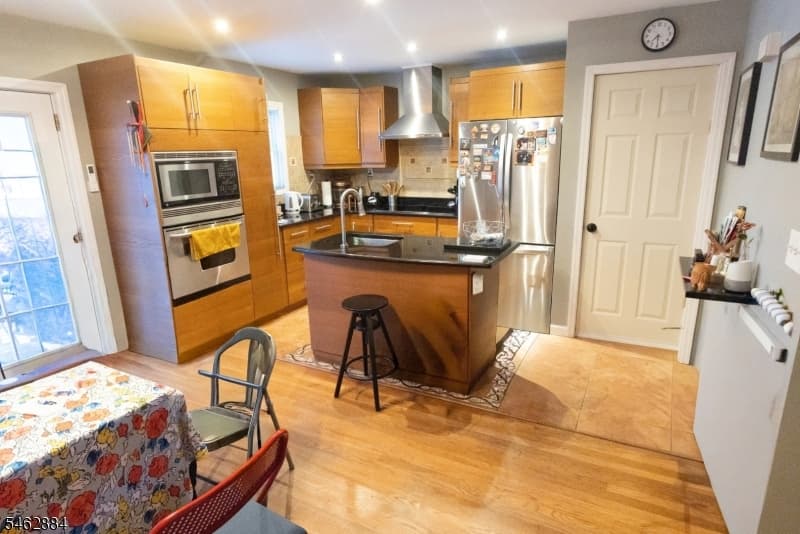 74 Raritan Rd, Linden City photo 5