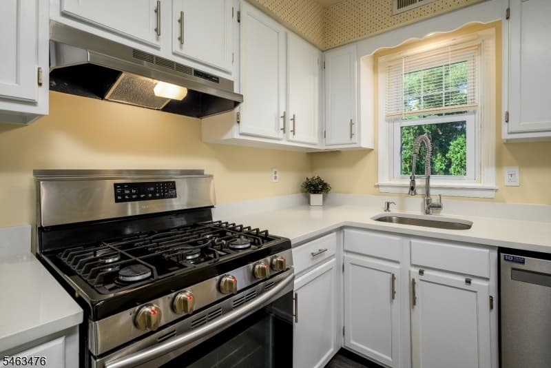 1168 Lake Avenue, Clark Twp. photo 11