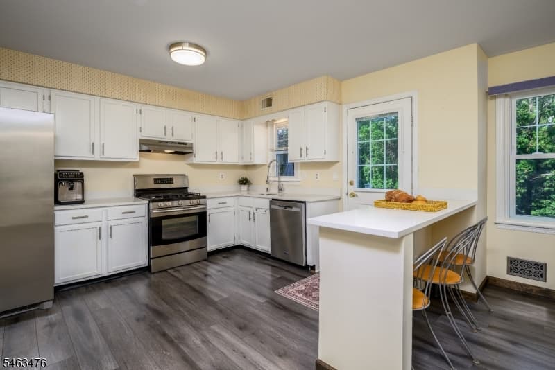 1168 Lake Avenue, Clark Twp. photo 9