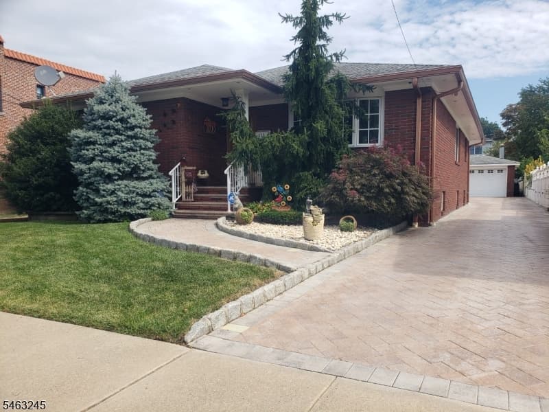 111 W Munsell Ave, Linden City