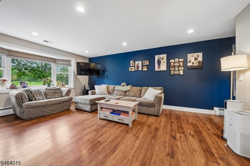 40 Carpenter Pl, Cranford Twp. photo 4