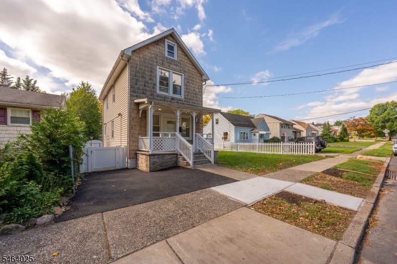 704 W Lake Ave, Rahway City