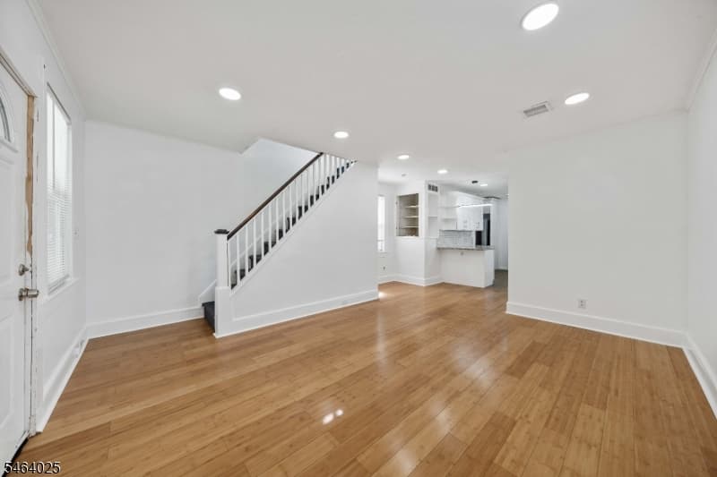 704 W Lake Ave, Rahway City photo 4