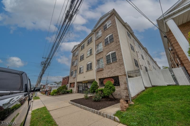351 S Broad St, Elizabeth City