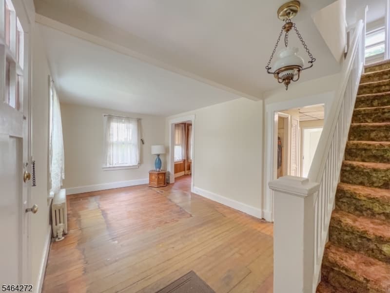 23 Salter St, Springfield Twp. photo 3