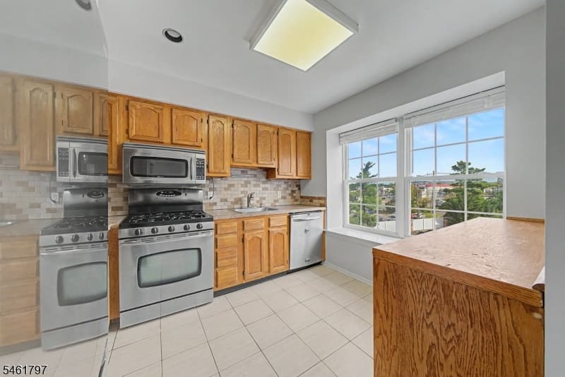 251 Broadmoor-3, Union Twp. photo 4