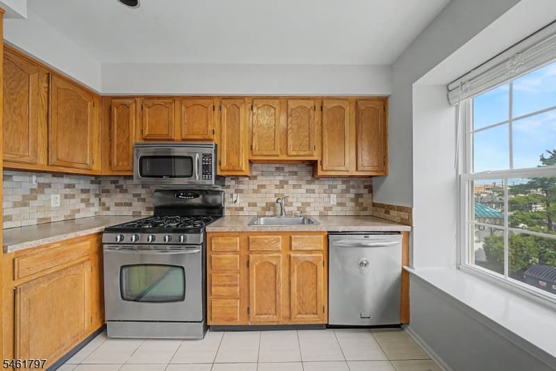 251 Broadmoor-3, Union Twp. photo 8