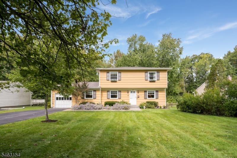 43 Chaucer Dr, Berkeley Heights Twp. photo 5