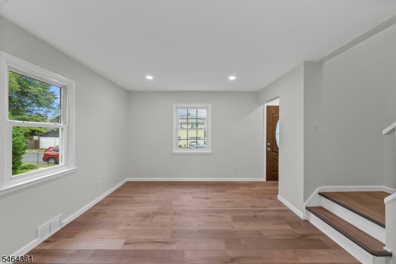 925 Middlesex St, Linden City photo 10