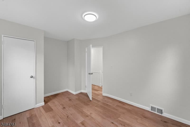 925 Middlesex St, Linden City photo 14