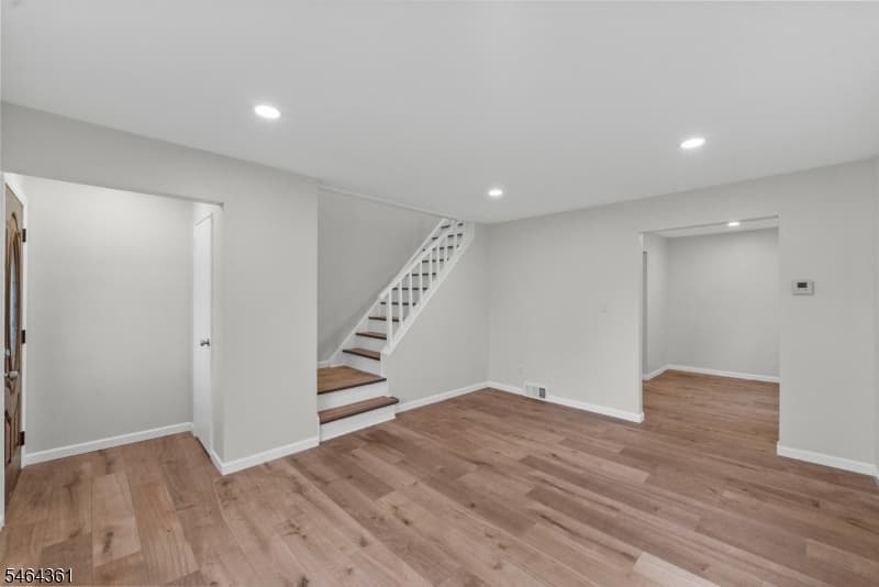 925 Middlesex St, Linden City photo 4