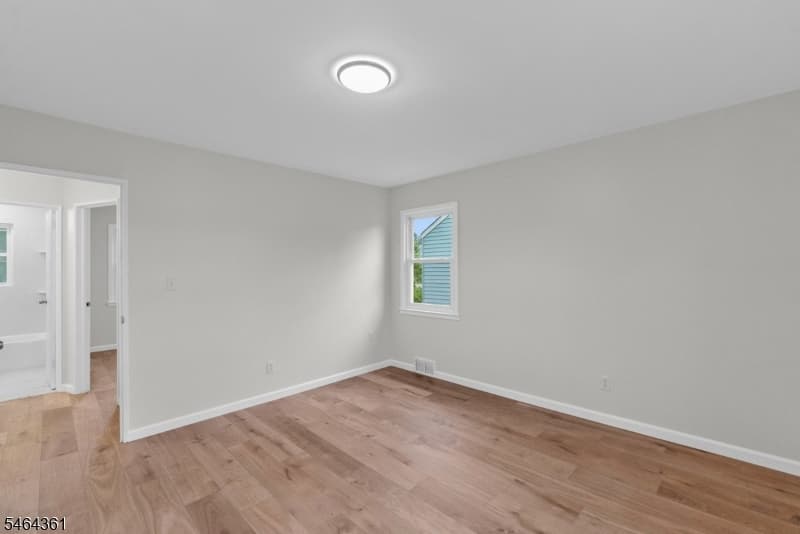925 Middlesex St, Linden City photo 8