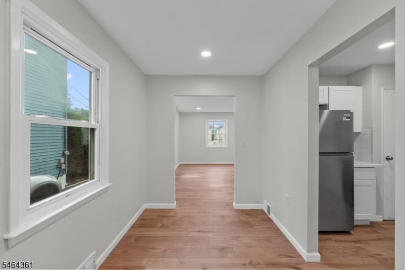 925 Middlesex St, Linden City photo 9