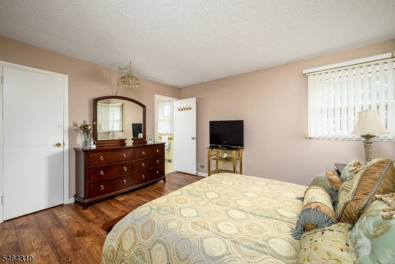 385 Jensen Ave, Rahway City photo 10
