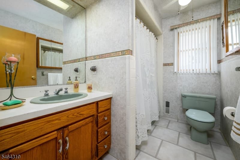 385 Jensen Ave, Rahway City photo 16